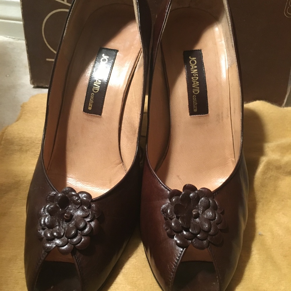 joan and david pumps